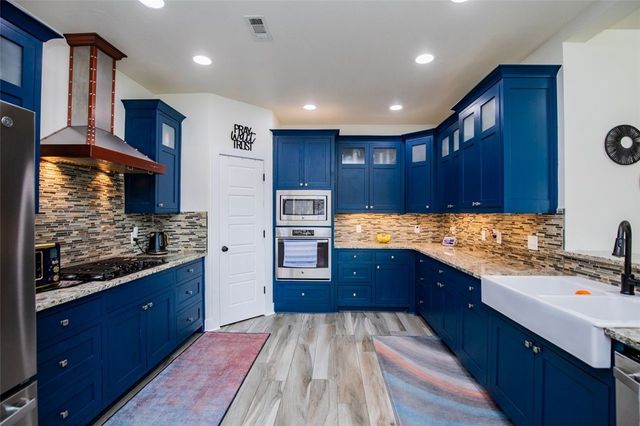 805 Hampstead Heath, Cave Springs, AR 72718