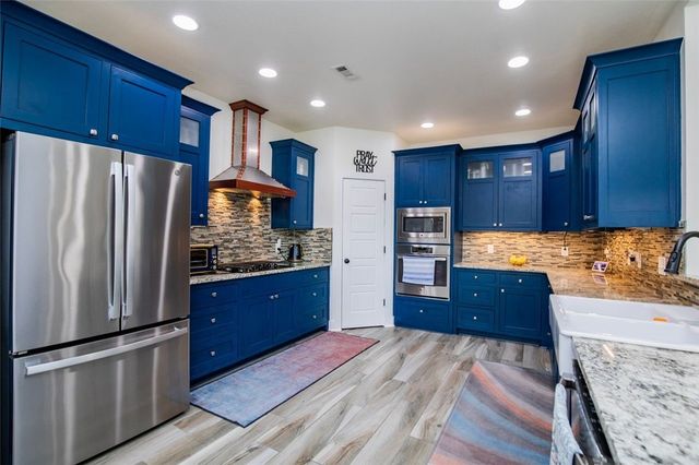 805 Hampstead Heath, Cave Springs, AR 72718