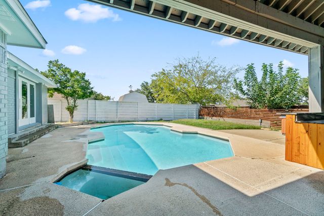 1938 Merrimac Trail, Garland, TX 75043