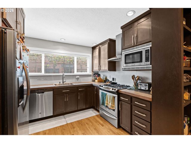 929 Se 16TH Ave 2, Portland, OR 97214