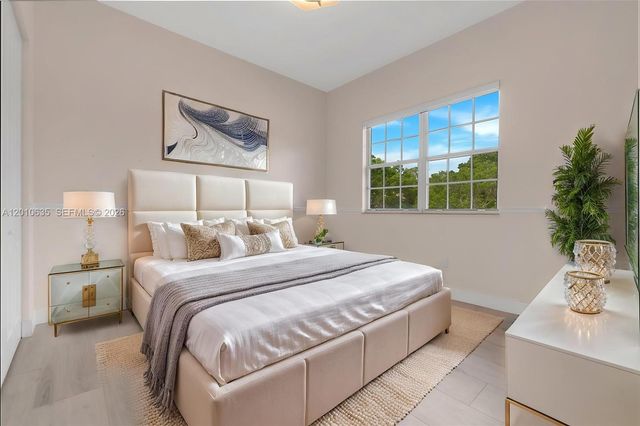 483 SW 147th Ter 2-48, Pembroke Pines, FL 33027