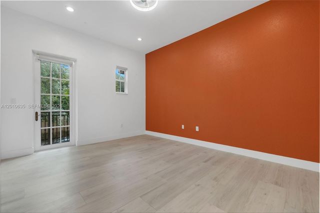 483 SW 147th Ter 2-48, Pembroke Pines, FL 33027