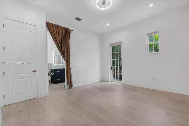 483 SW 147th Ter 2-48, Pembroke Pines, FL 33027