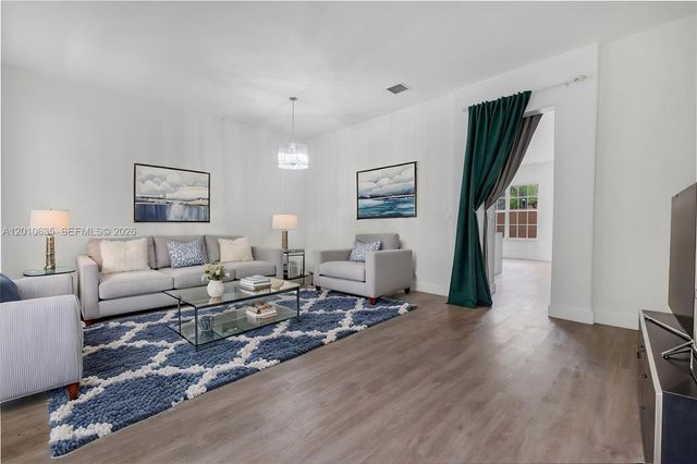483 SW 147th Ter 2-48, Pembroke Pines, FL 33027