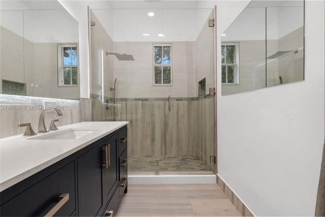 483 SW 147th Ter 2-48, Pembroke Pines, FL 33027