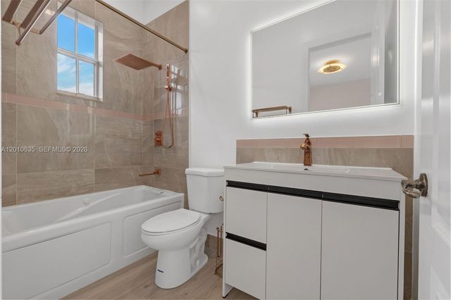 483 SW 147th Ter 2-48, Pembroke Pines, FL 33027