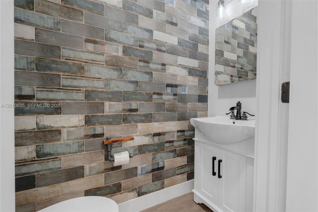 483 SW 147th Ter 2-48, Pembroke Pines, FL 33027