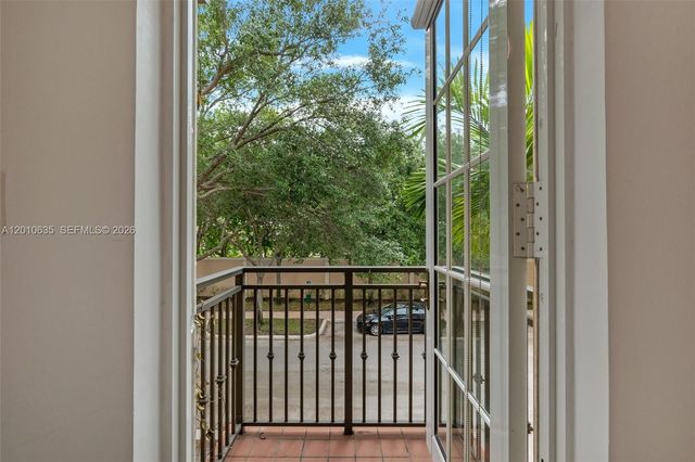 483 SW 147th Ter 2-48, Pembroke Pines, FL 33027