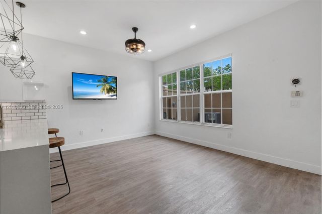 483 SW 147th Ter 2-48, Pembroke Pines, FL 33027