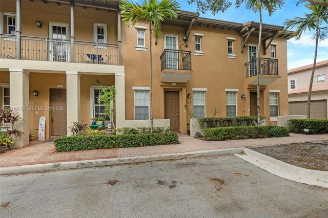 483 SW 147th Ter 2-48, Pembroke Pines, FL 33027