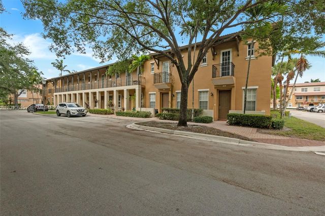 483 SW 147th Ter 2-48, Pembroke Pines, FL 33027