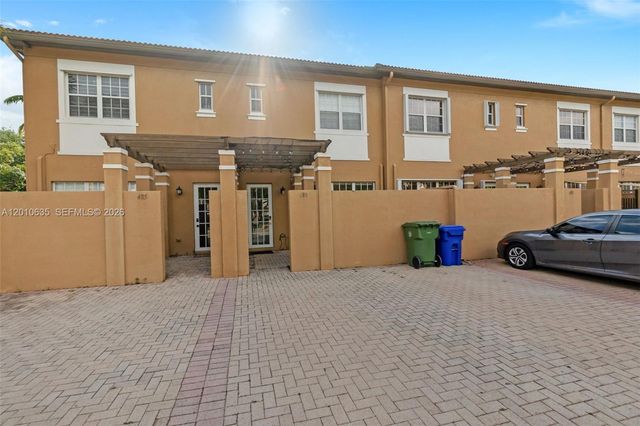 483 SW 147th Ter 2-48, Pembroke Pines, FL 33027