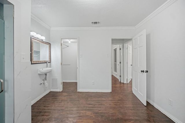 2705 Timberleaf Drive, Carrollton, TX 75006