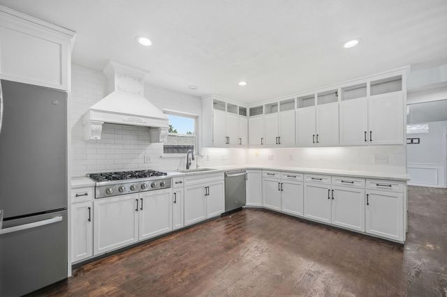 2705 Timberleaf Drive, Carrollton, TX 75006