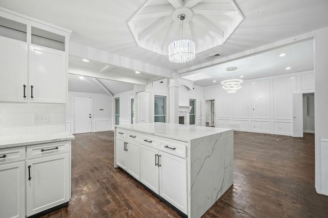 2705 Timberleaf Drive, Carrollton, TX 75006