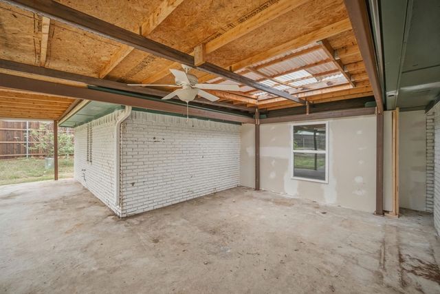 2705 Timberleaf Drive, Carrollton, TX 75006