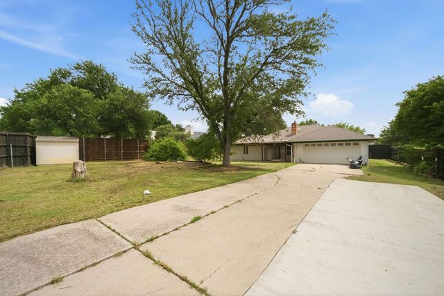 2705 Timberleaf Drive, Carrollton, TX 75006