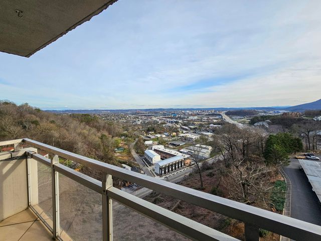 1131 Stringers Ridge Road 11e, Chattanooga, TN 37405