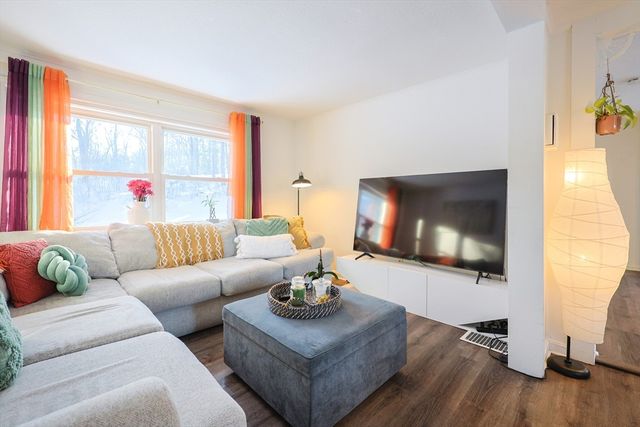 207 Eliot St, Ashland, MA 01721