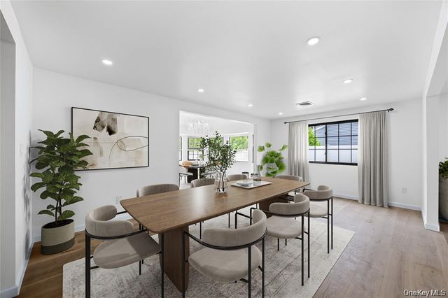 26 Roseanne Drive, Woodbury, NY 11797