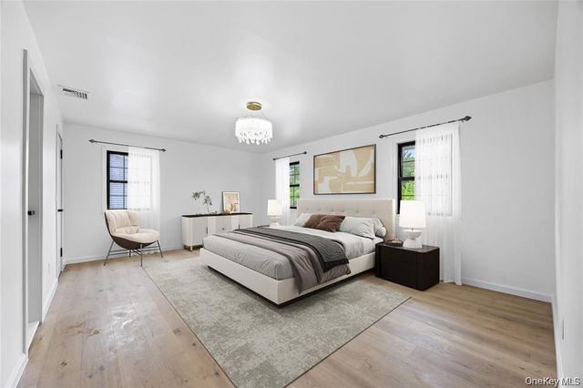 26 Roseanne Drive, Woodbury, NY 11797