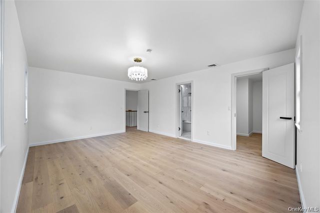 26 Roseanne Drive, Woodbury, NY 11797