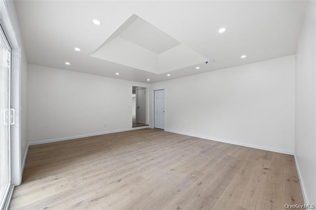 26 Roseanne Drive, Woodbury, NY 11797