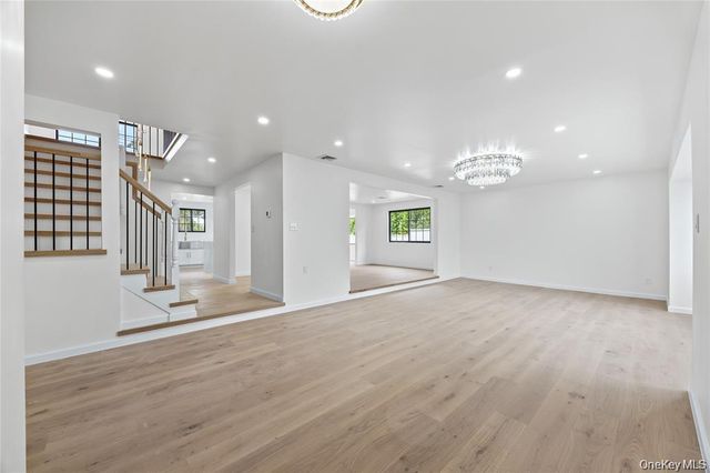 26 Roseanne Drive, Woodbury, NY 11797