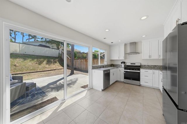 1835 Debra Lane, Vista, CA 92084