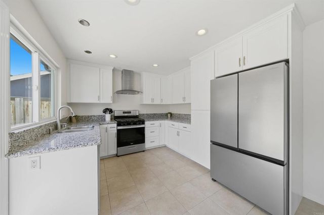 1835 Debra Lane, Vista, CA 92084