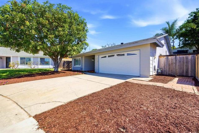 1835 Debra Lane, Vista, CA 92084