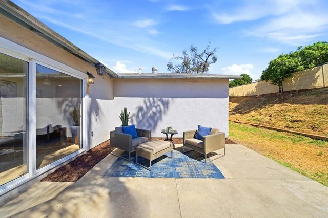 1835 Debra Lane, Vista, CA 92084
