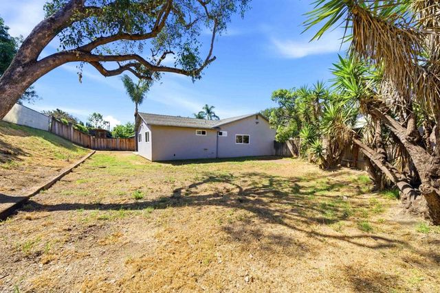 1835 Debra Lane, Vista, CA 92084