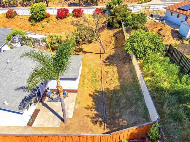 1835 Debra Lane, Vista, CA 92084