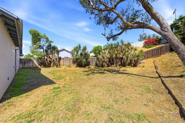 1835 Debra Lane, Vista, CA 92084