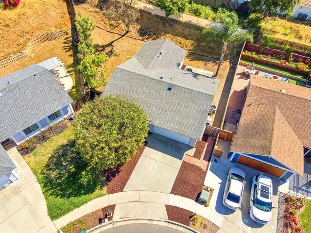 1835 Debra Lane, Vista, CA 92084