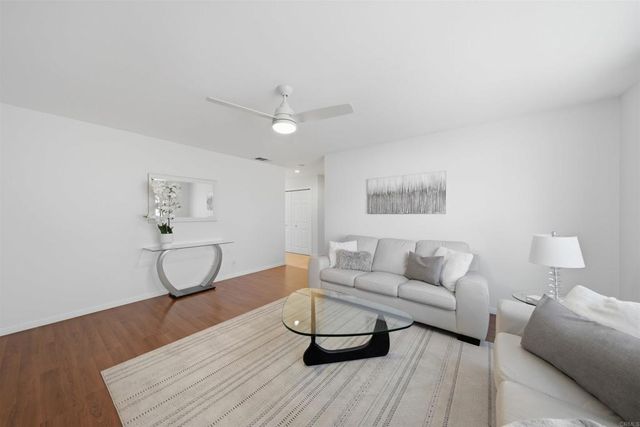 1835 Debra Lane, Vista, CA 92084