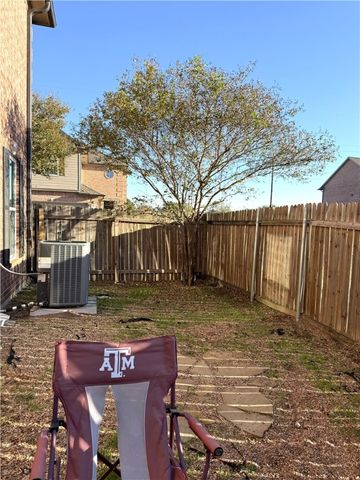 1425 West Villa Maria Road 306, Bryan, TX 77801