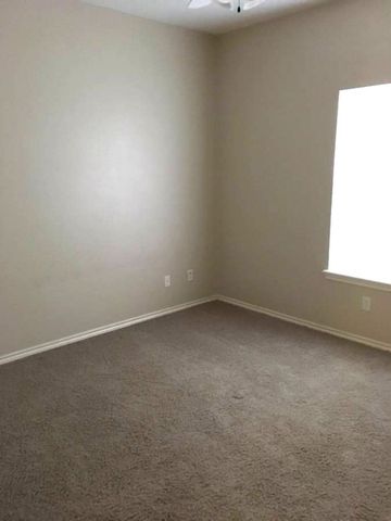 1425 West Villa Maria Road 306, Bryan, TX 77801