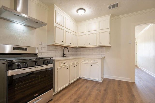 6905 Kassarine Pass, Houston, TX 77033