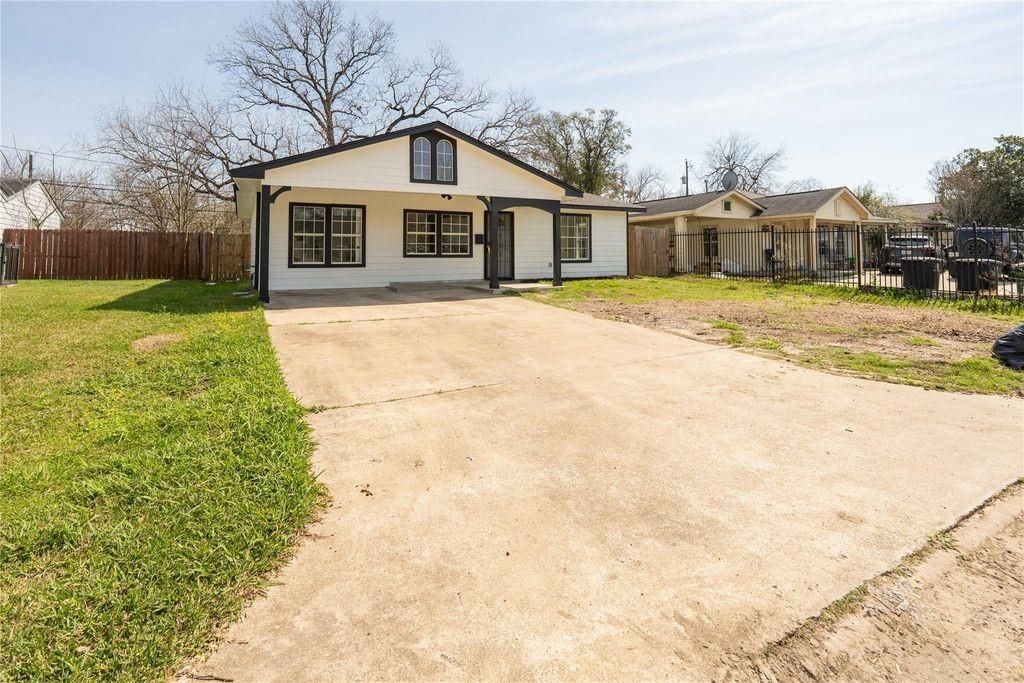 6905 Kassarine Pass, Houston, TX 77033