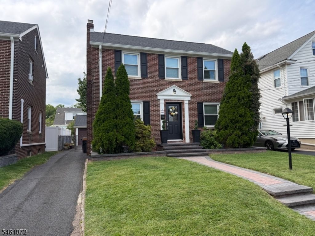 Image 1 of property listing at 830 Travers St, Union Twp., NJ 07083