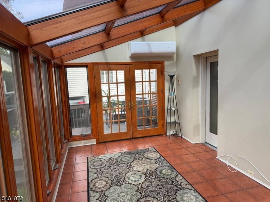 Image 11 of property listing at 830 Travers St, Union Twp., NJ 07083