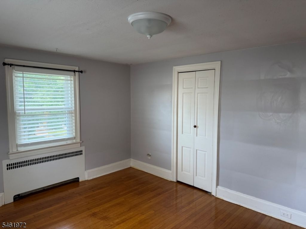 Image 13 of property listing at 830 Travers St, Union Twp., NJ 07083