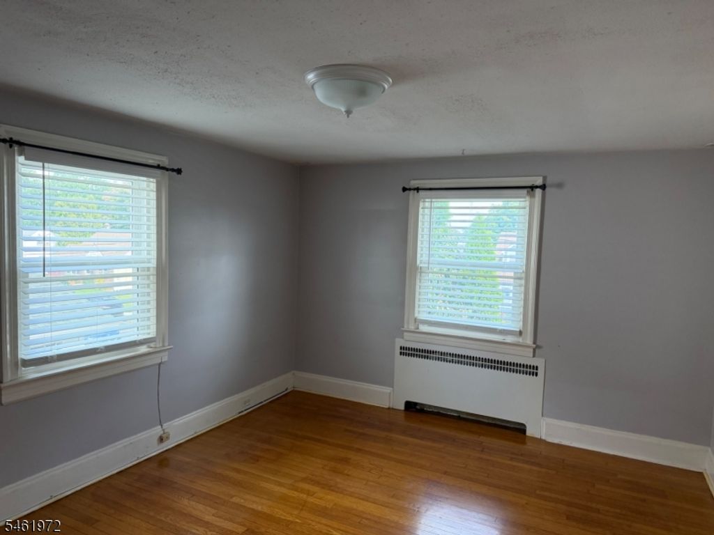 Image 14 of property listing at 830 Travers St, Union Twp., NJ 07083