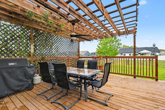 1413 Green Grass Drive, Osceola, IN 46561