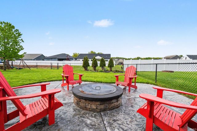 1413 Green Grass Drive, Osceola, IN 46561