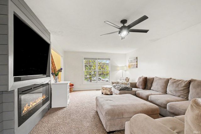 1413 Green Grass Drive, Osceola, IN 46561