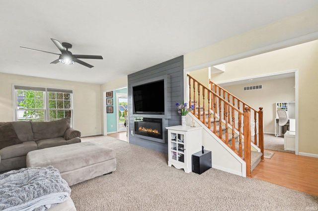 1413 Green Grass Drive, Osceola, IN 46561