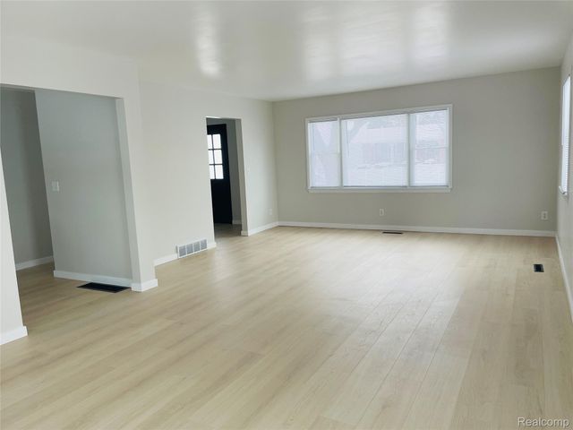 5273 Fairway Drive, Monitor Charter Township, MI 48706